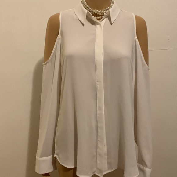 EXPRESS NWOT Cold- Shoulder Button Down Shirt - Picture 2 of 9